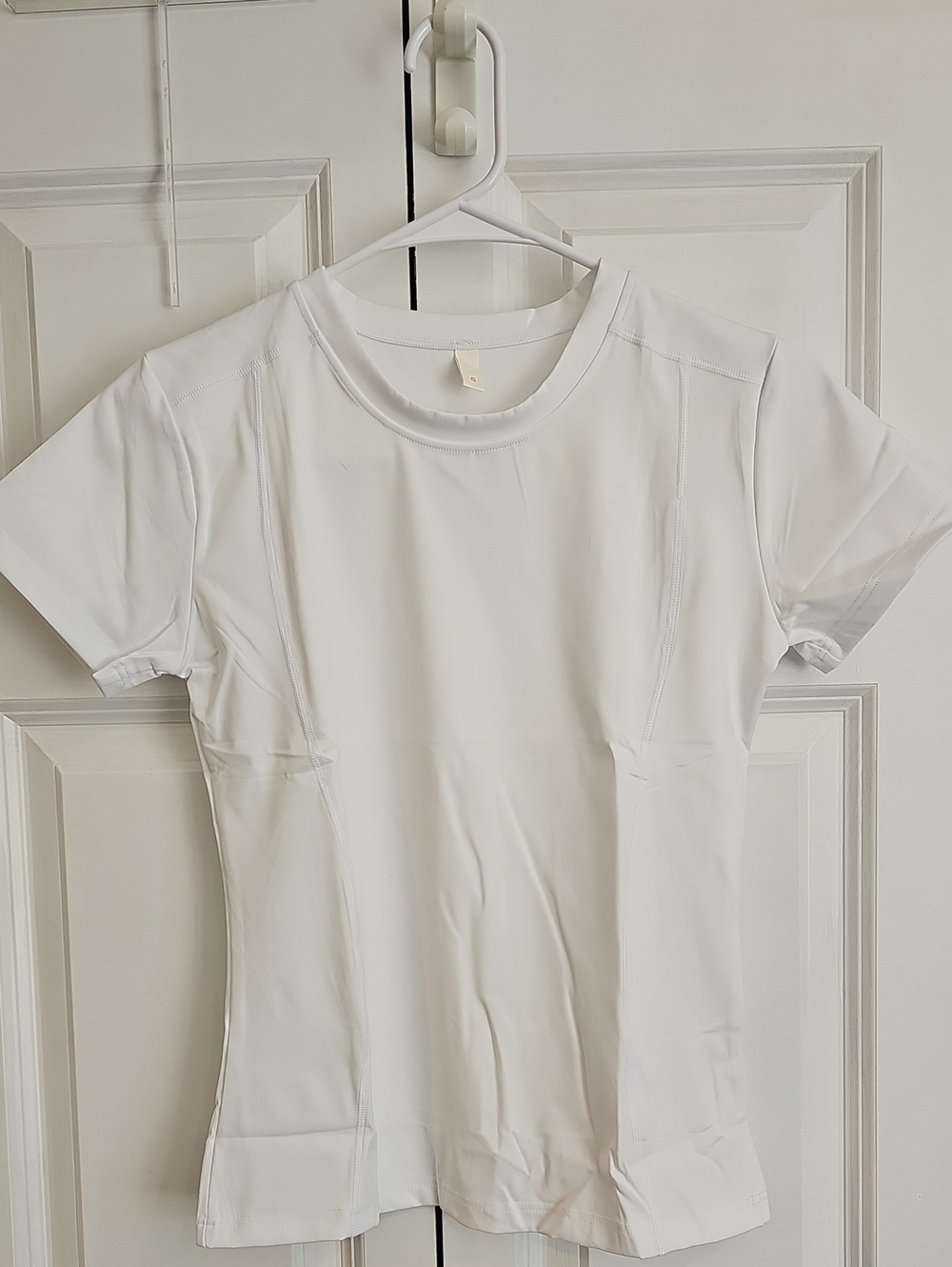 Source Unknown White Short Sleeve Performance Tee